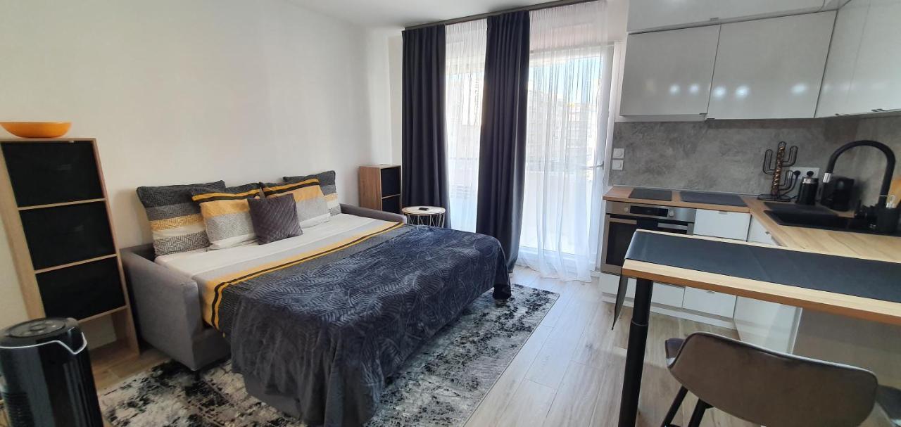 Lovely 1 Bedroom Vacation With Free Parking. Appartement Nice