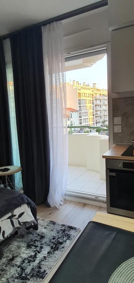 Apartment Lovely 1 Bedroom Vacation With Free Parking. Nizza